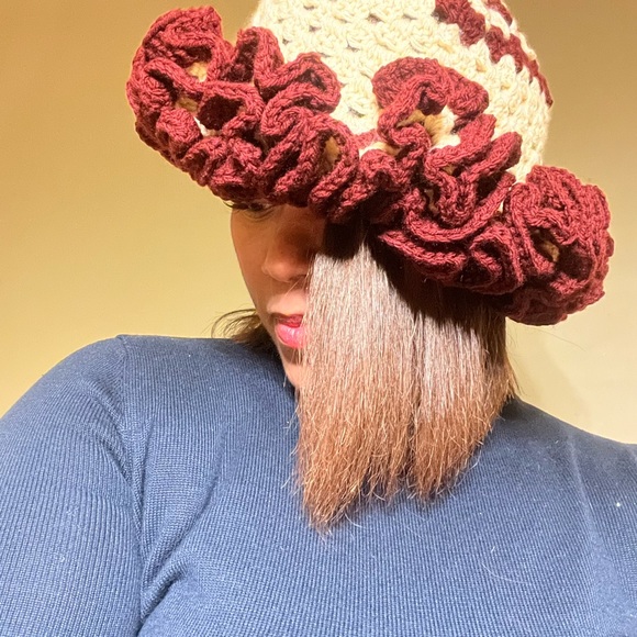 Purses, Clothes, Shoes, Jewelry, Crochet items - Picture 6 of 8